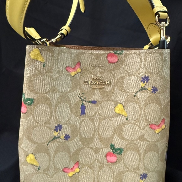 Coach Bucket Purse - Picture 3 of 12